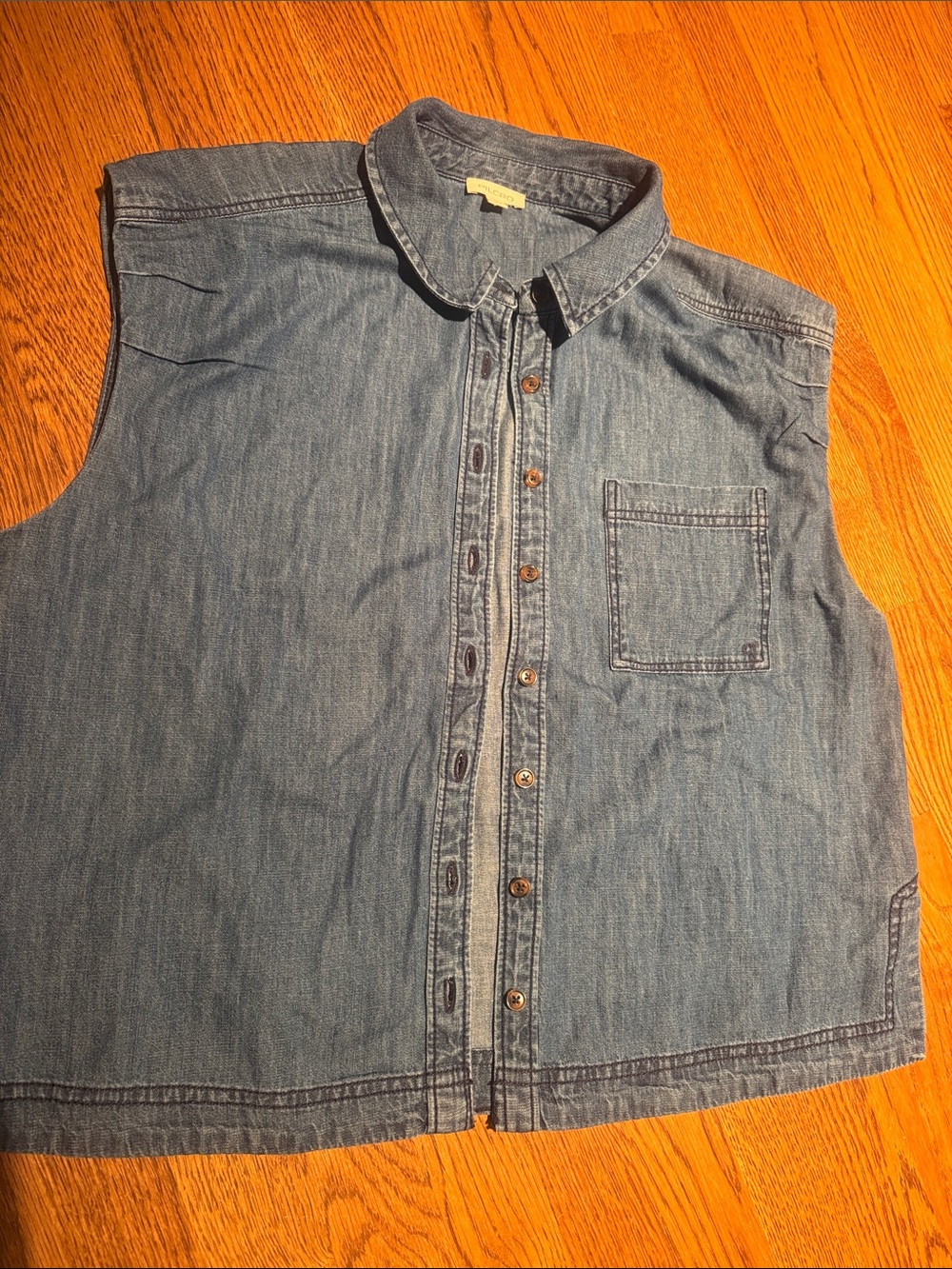 PILCRO ANTHROPOLOGIE Sleeveless Denim Button-Front Top - detailed stitching Med.